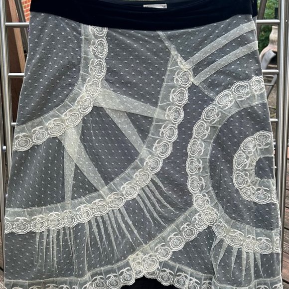 Vintage Viola Lace Overlay Scllop Balck Velvet Anthropologie Skirt 8 - Picture 3 of 6